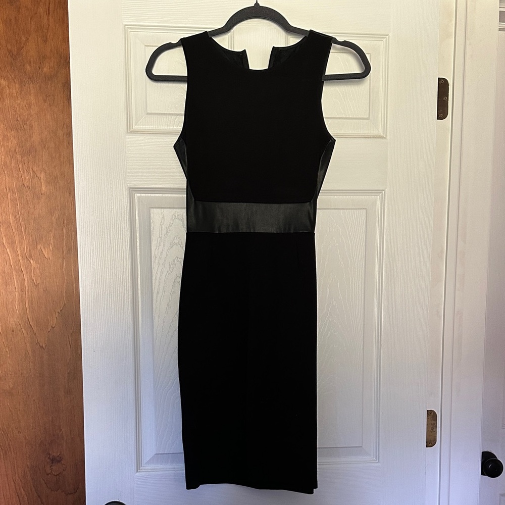 Elegant Black Sleeveless Dress